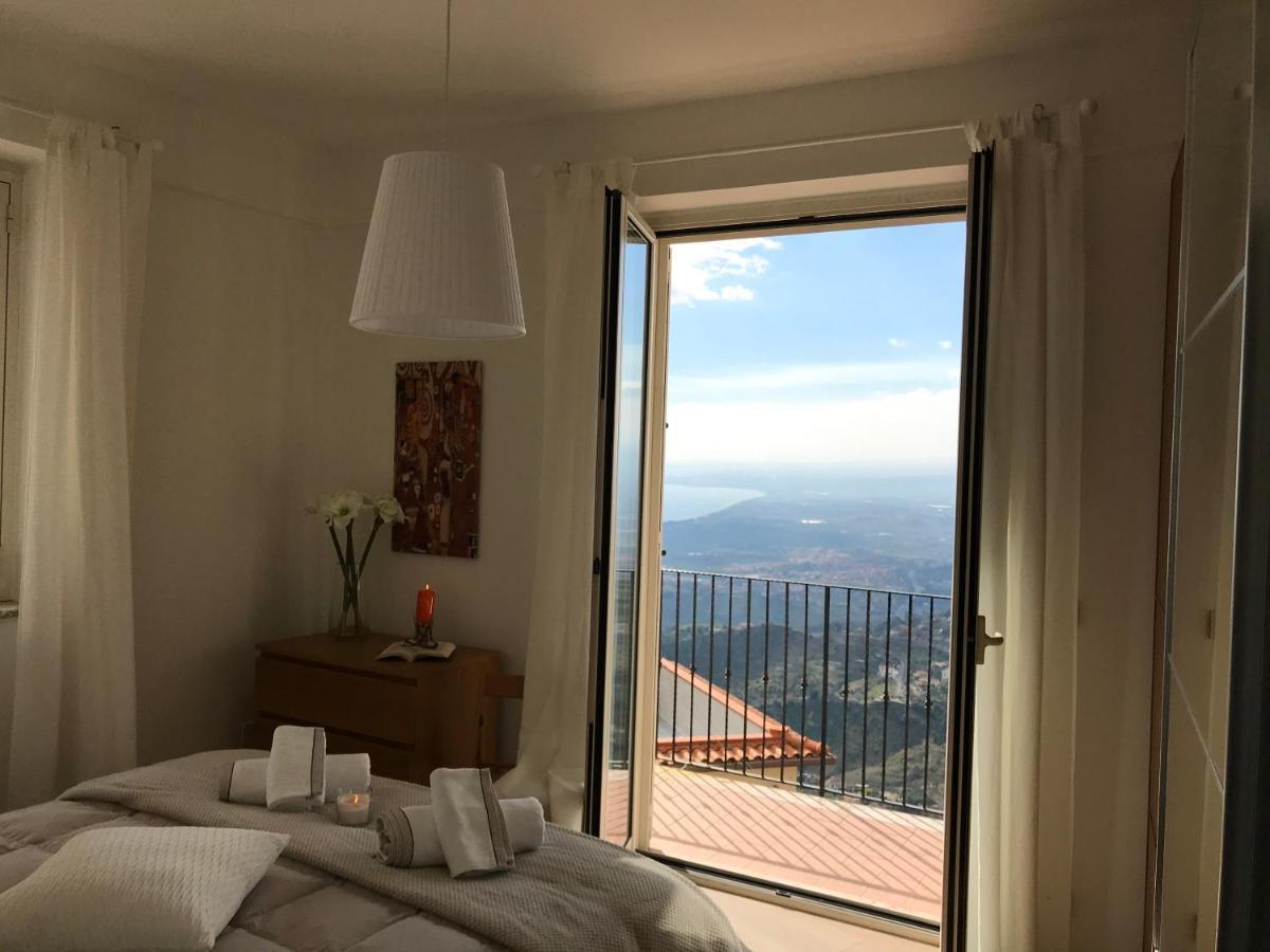 Апартаменти Giorgiada Relax Кастельмола Екстер'єр фото